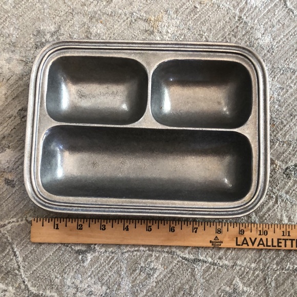 WILTON ARMETALE PEWTER DIVIDED TRAY OR SERVING DISH - Picture 4 of 5